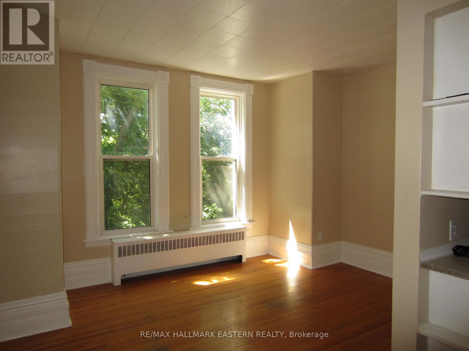 629 Rubidge Street, Peterborough (Town Ward 3), Ontario  K9H 4E9 - Photo 9 - X12740344