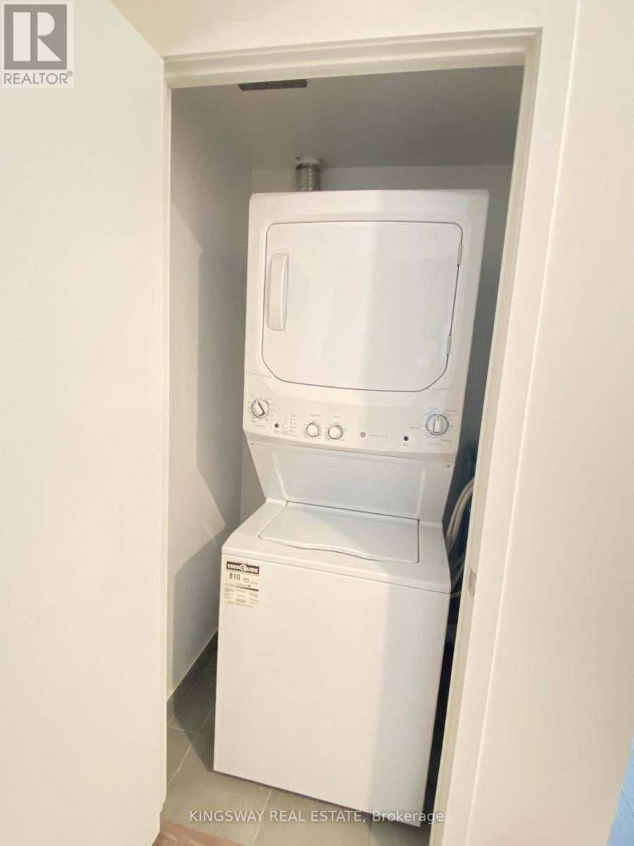 2803 - 4065 Confederation Parkway, Mississauga, Ontario  L5B 0L4 - Photo 15 - W12741650