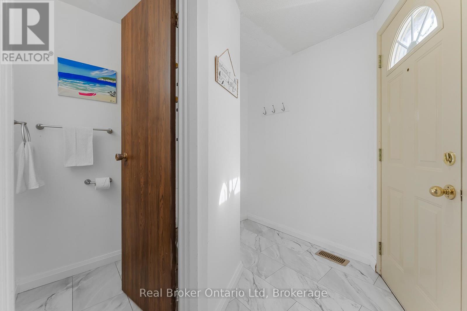 8 - 5982 Dunn Street, Niagara Falls, Ontario L2G 7J9 - Photo 3 - X12742956