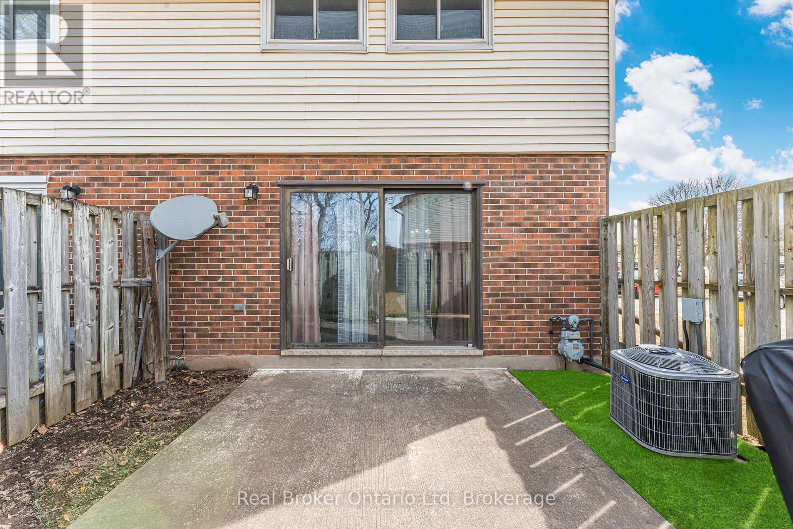 8 - 5982 Dunn Street, Niagara Falls, Ontario L2G 7J9 - Photo 31 - X12742956