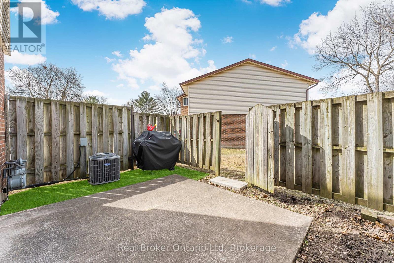 8 - 5982 Dunn Street, Niagara Falls, Ontario L2G 7J9 - Photo 32 - X12742956