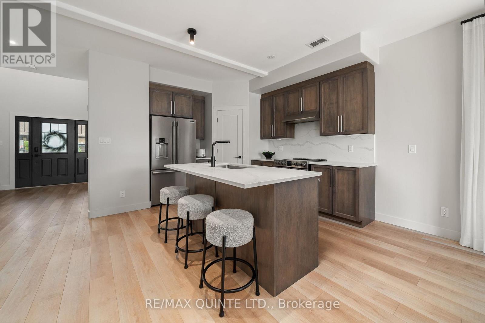 14 Cypress Drive, Belleville (Thurlow Ward), Ontario  K8N 0J6 - Photo 9 - X12743002