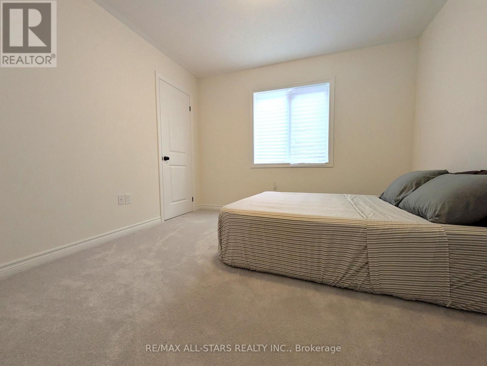 22 Hennessey Crescent, Kawartha Lakes, Ontario  K9V 0P3 - Photo 17 - X12743072