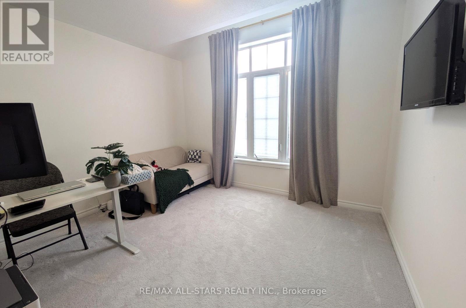 22 Hennessey Crescent, Kawartha Lakes, Ontario  K9V 0P3 - Photo 18 - X12743072