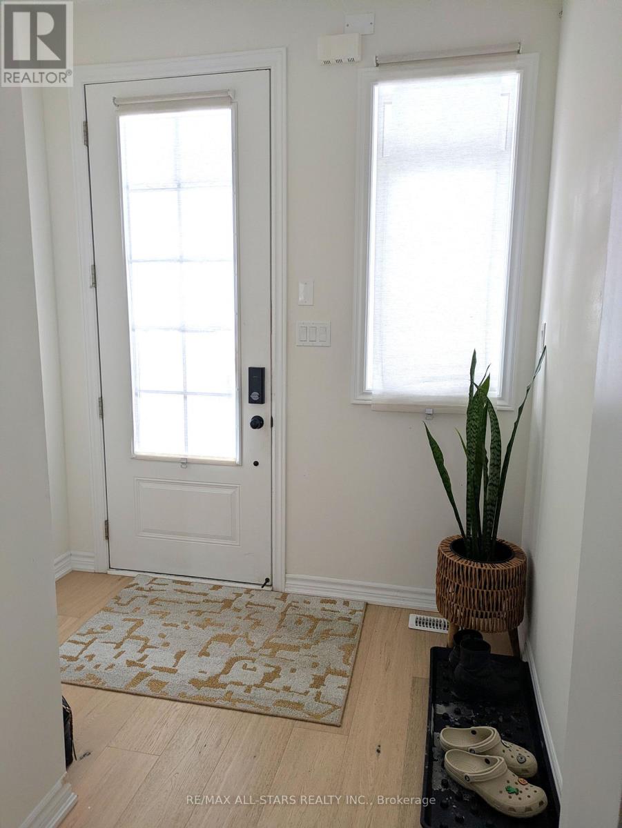 22 Hennessey Crescent, Kawartha Lakes, Ontario  K9V 0P3 - Photo 2 - X12743072