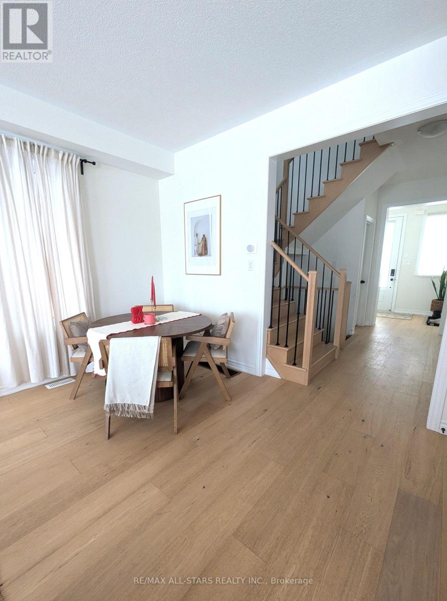 22 Hennessey Crescent, Kawartha Lakes, Ontario  K9V 0P3 - Photo 6 - X12743072