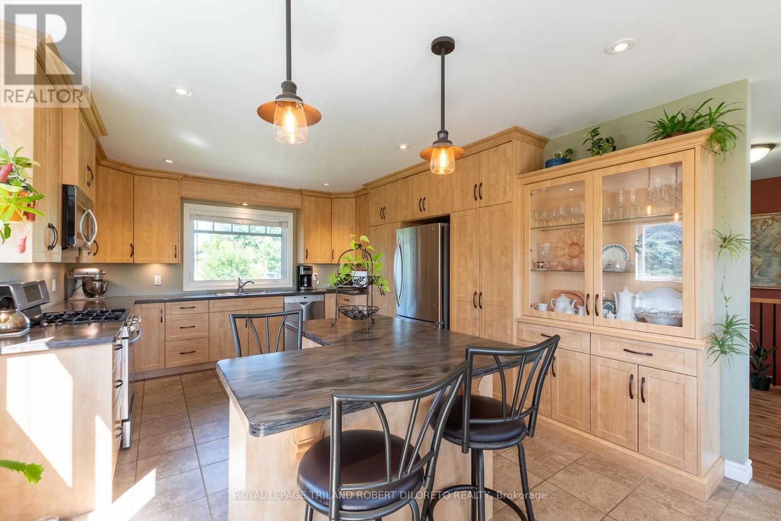 22910 Highbury Avenue N, Middlesex Centre, Ontario  N0M 2A0 - Photo 15 - X12742988