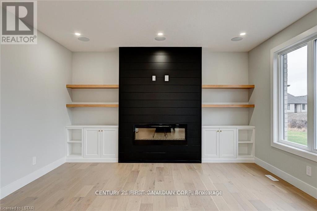 129 Aspen Circle, Thames Centre, Ontario  N0M 2P0 - Photo 21 - X12743116