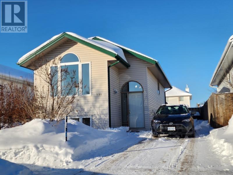735 Porcupine BLVD, Thunder Bay, Ontario