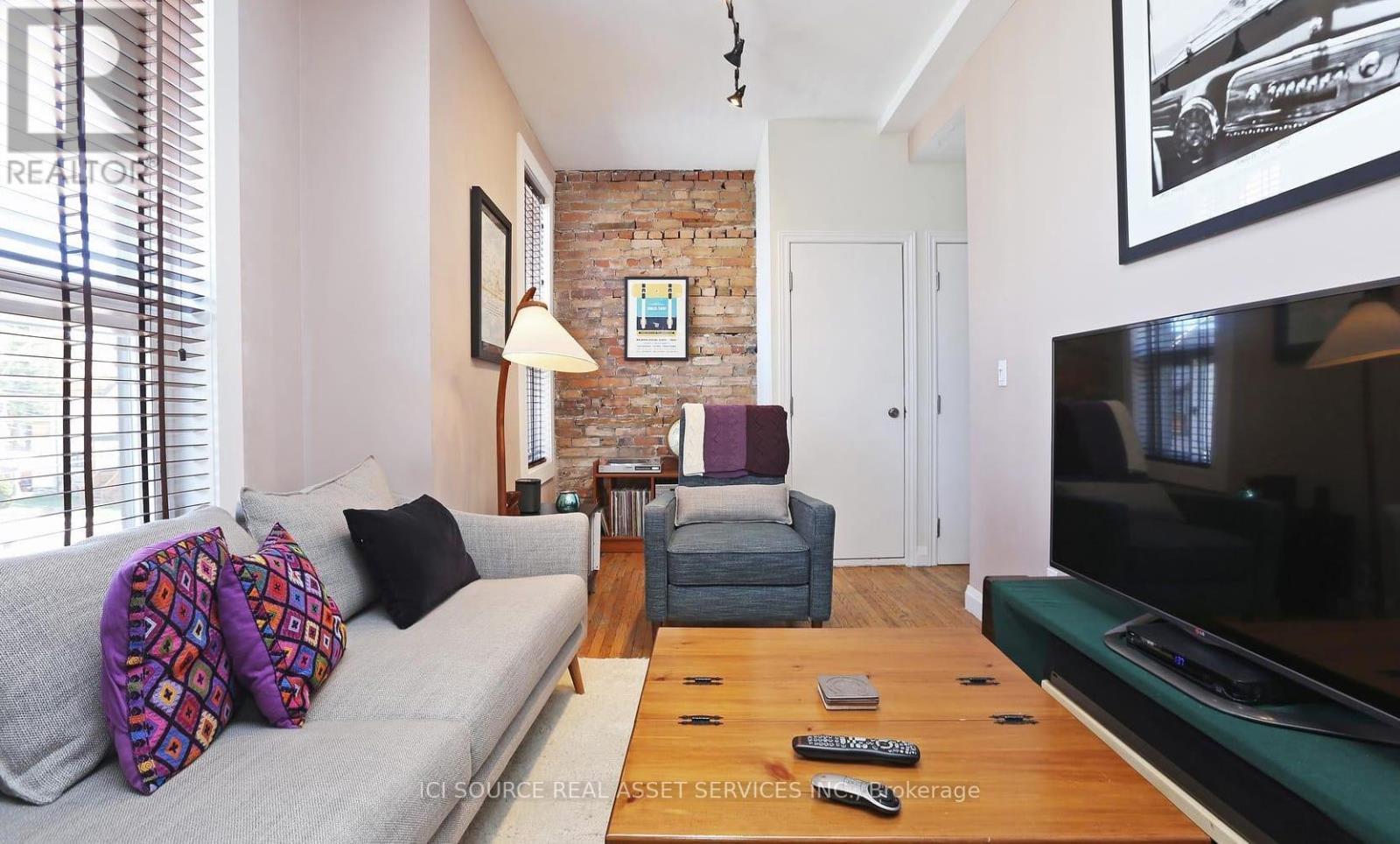 2 - 224 Jones Avenue, Toronto, Ontario  M4M 3A3 - Photo 3 - E12742600