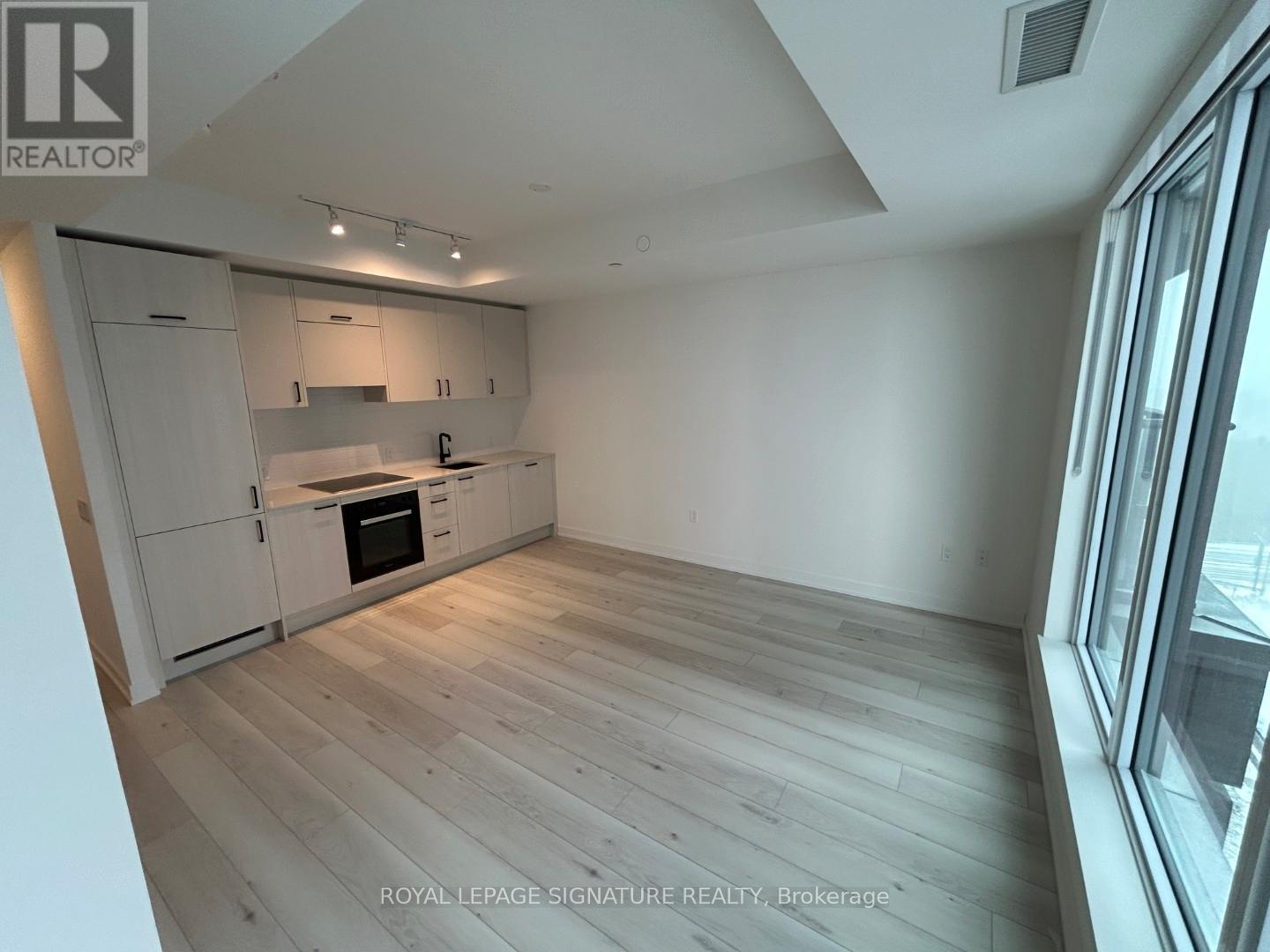 906 - 1 Quarrington Lane, Toronto, Ontario  M3C 0S4 - Photo 8 - C12742908