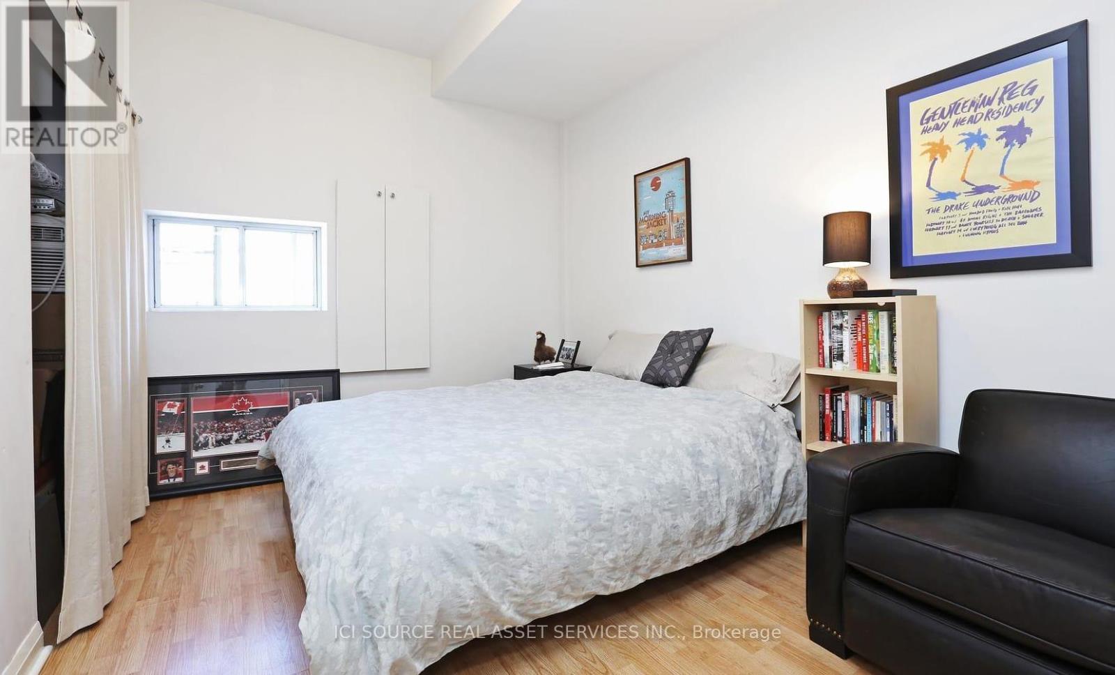 2 - 224 Jones Avenue, Toronto, Ontario  M4M 3A3 - Photo 5 - E12742600