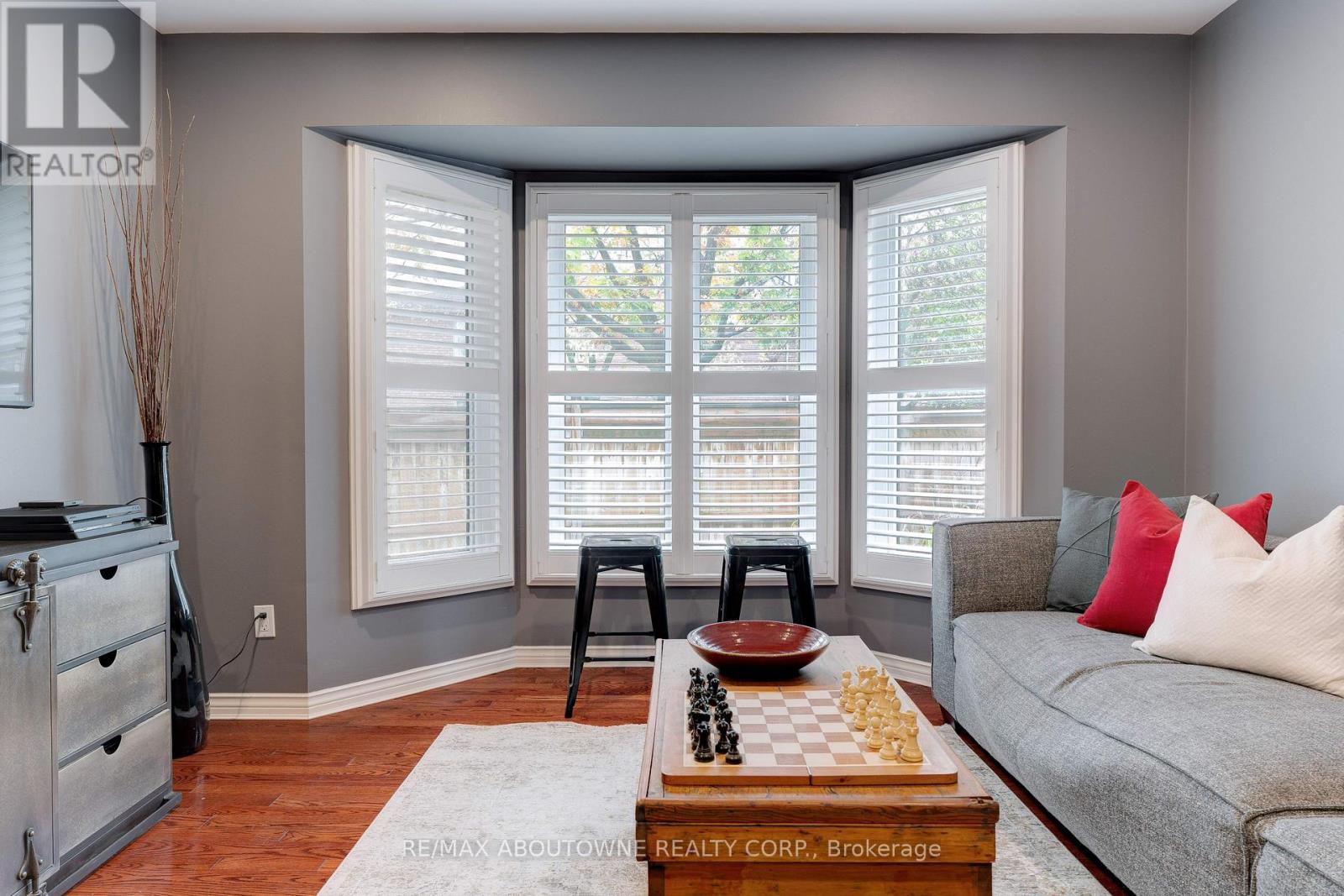 1586 Heritage Way, Oakville, Ontario  L6M 2Z5 - Photo 17 - W12675400