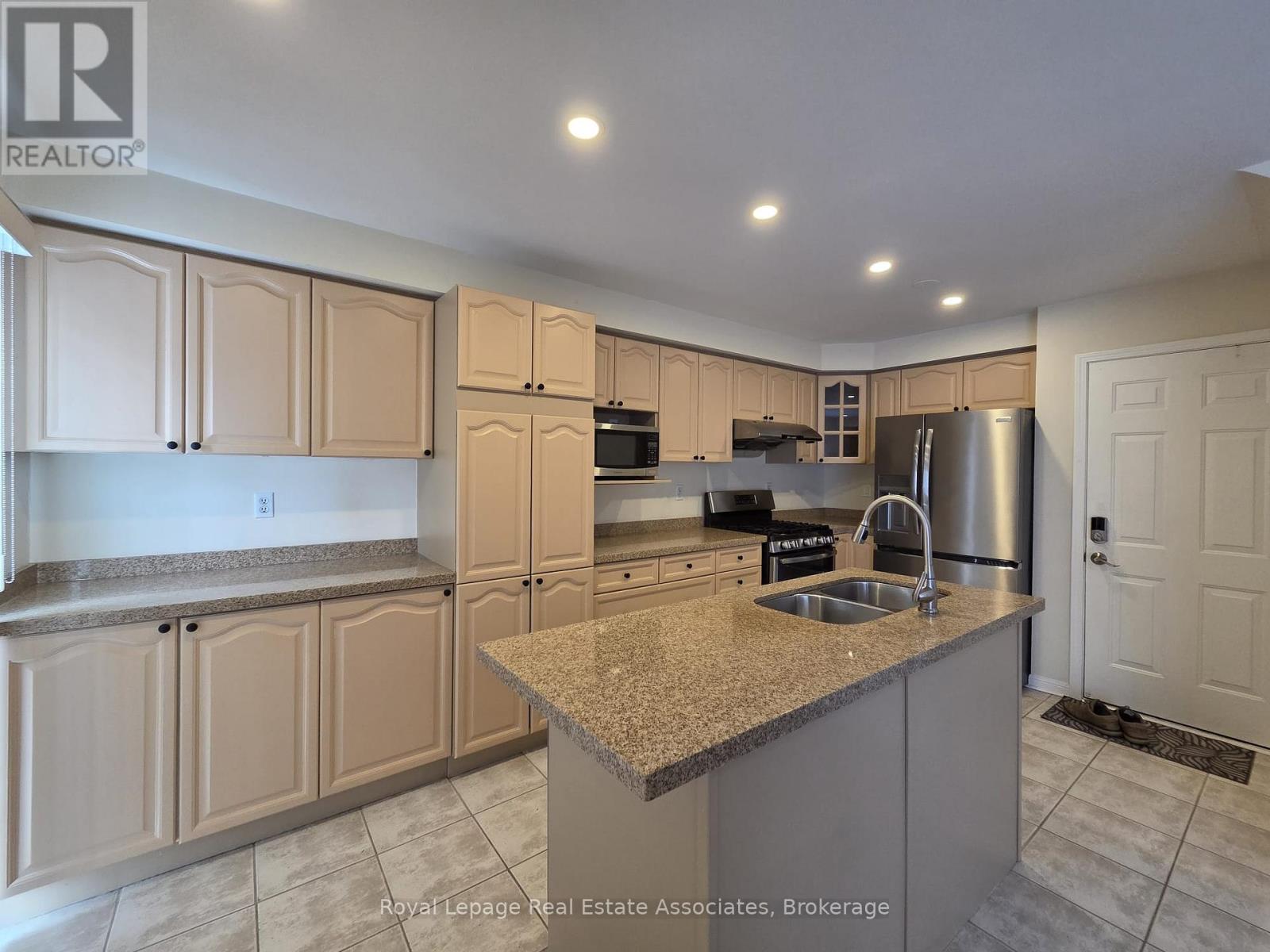 1546 Harwood Drive, Milton, Ontario  L9T 5K3 - Photo 19 - W12725296