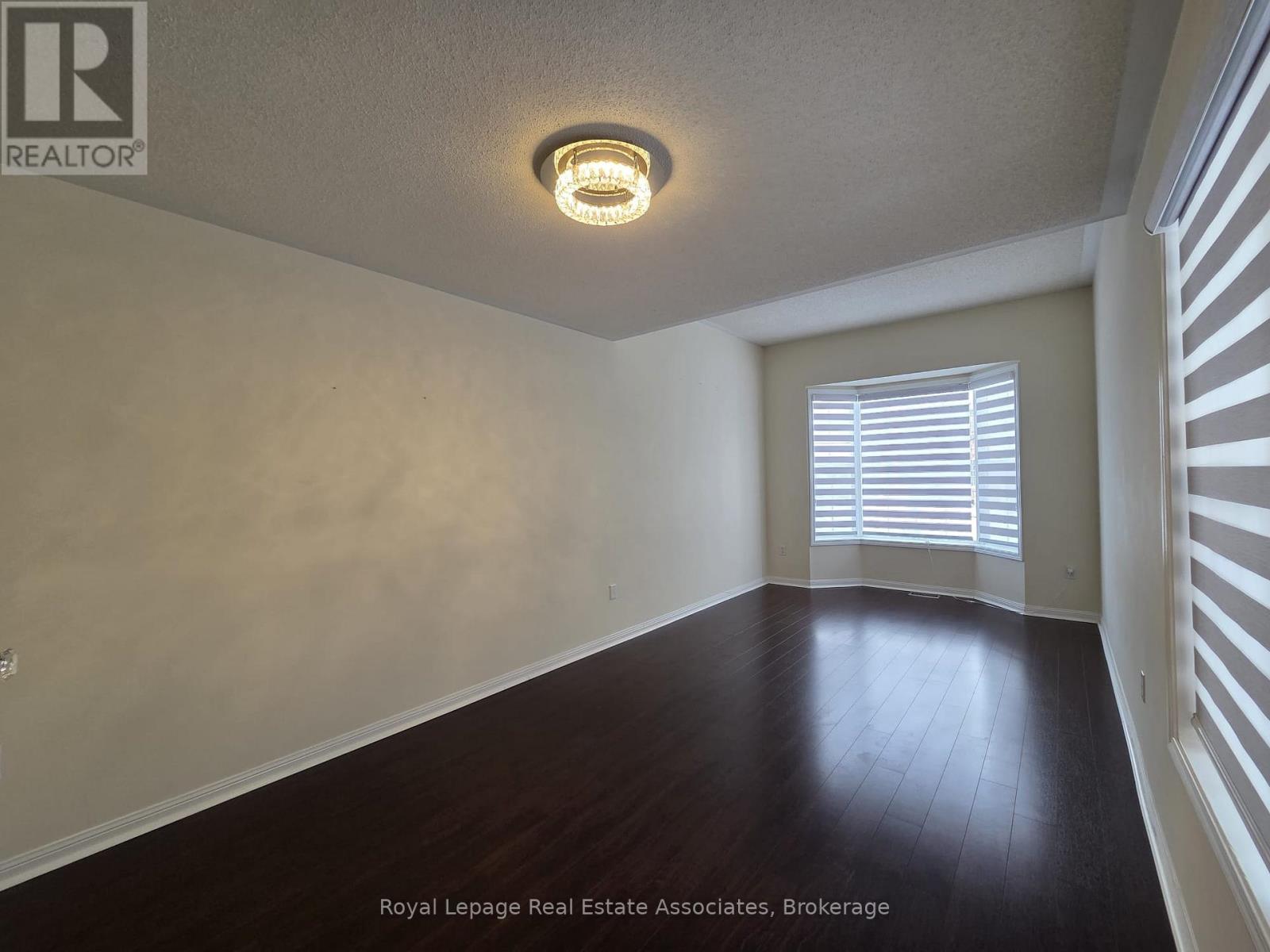 1546 Harwood Drive, Milton, Ontario  L9T 5K3 - Photo 8 - W12725296