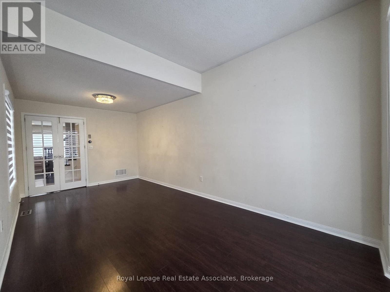 1546 Harwood Drive, Milton, Ontario  L9T 5K3 - Photo 9 - W12725296