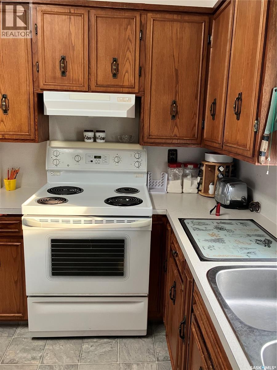 113 4th Avenue Sw, Ituna, Saskatchewan  S0A 1N0 - Photo 6 - SK020461