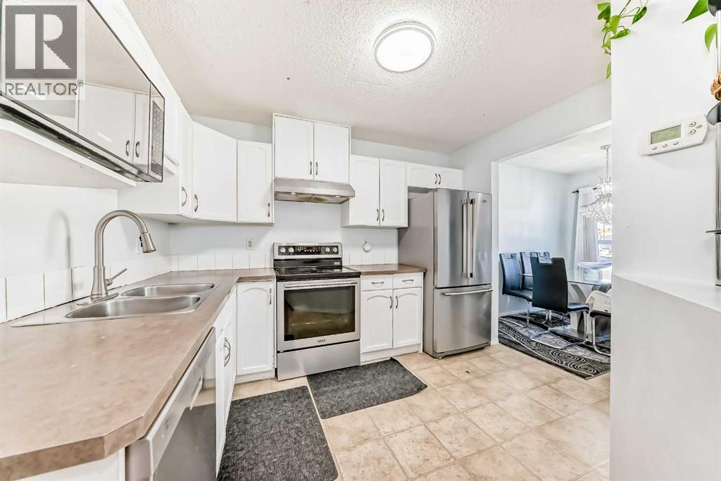 115 Saddlebrook Point Ne, Calgary, Alberta  T3J 0K3 - Photo 3 - A2258442