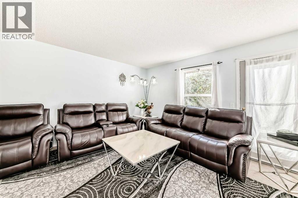 115 Saddlebrook Point Ne, Calgary, Alberta  T3J 0K3 - Photo 9 - A2258442