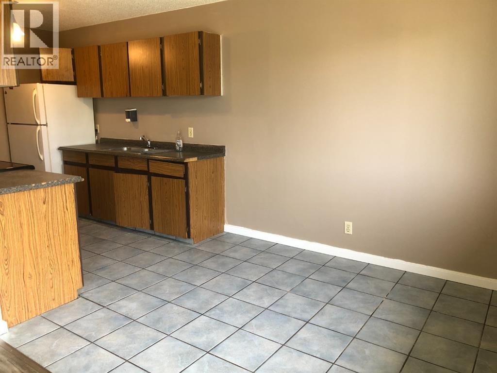 1905 23 Street N, Lethbridge, Alberta  T1H 4K3 - Photo 3 - A2257570