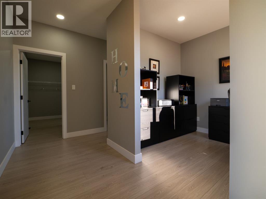 57 Goldenrod Place W, Lethbridge, Alberta  T1J 5W9 - Photo 4 - A2279099