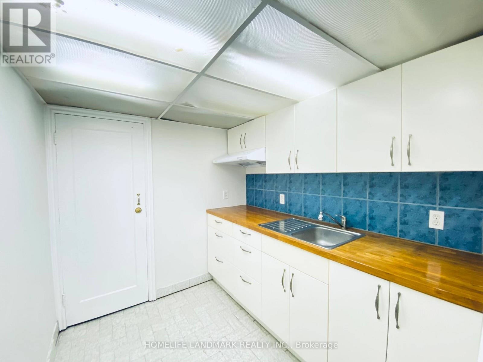 Bsmt - 256 Oriole Parkway, Toronto, Ontario  M5P 2H1 - Photo 9 - C12742934