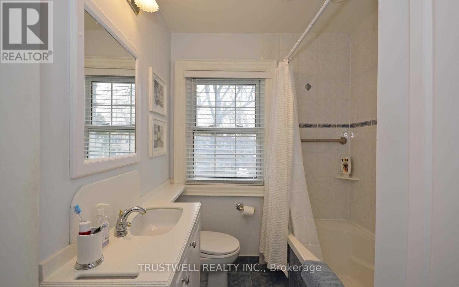 326 Rumsey Road, Toronto, Ontario  M4G 1R5 - Photo 13 - C12743100