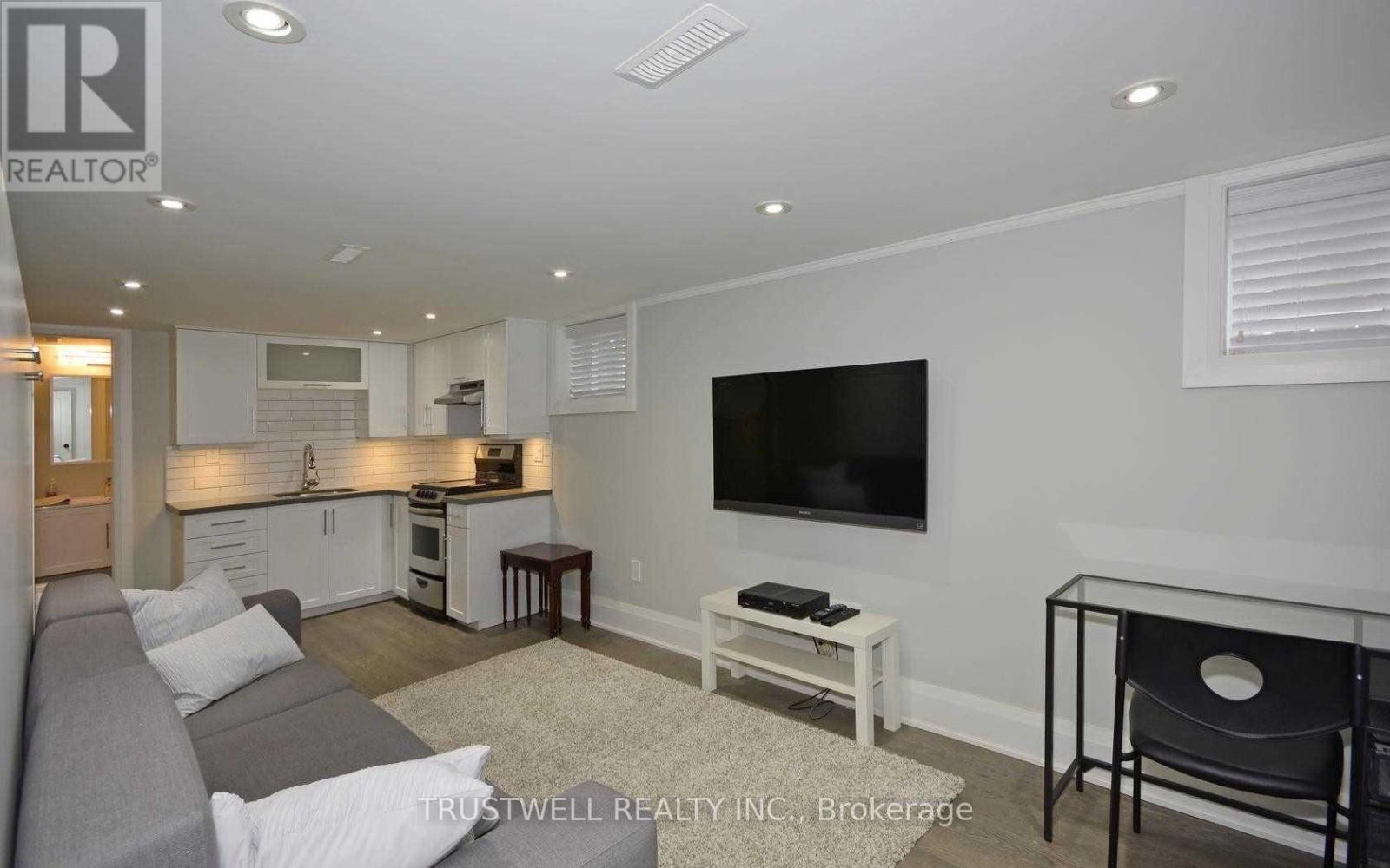 326 Rumsey Road, Toronto, Ontario  M4G 1R5 - Photo 14 - C12743100