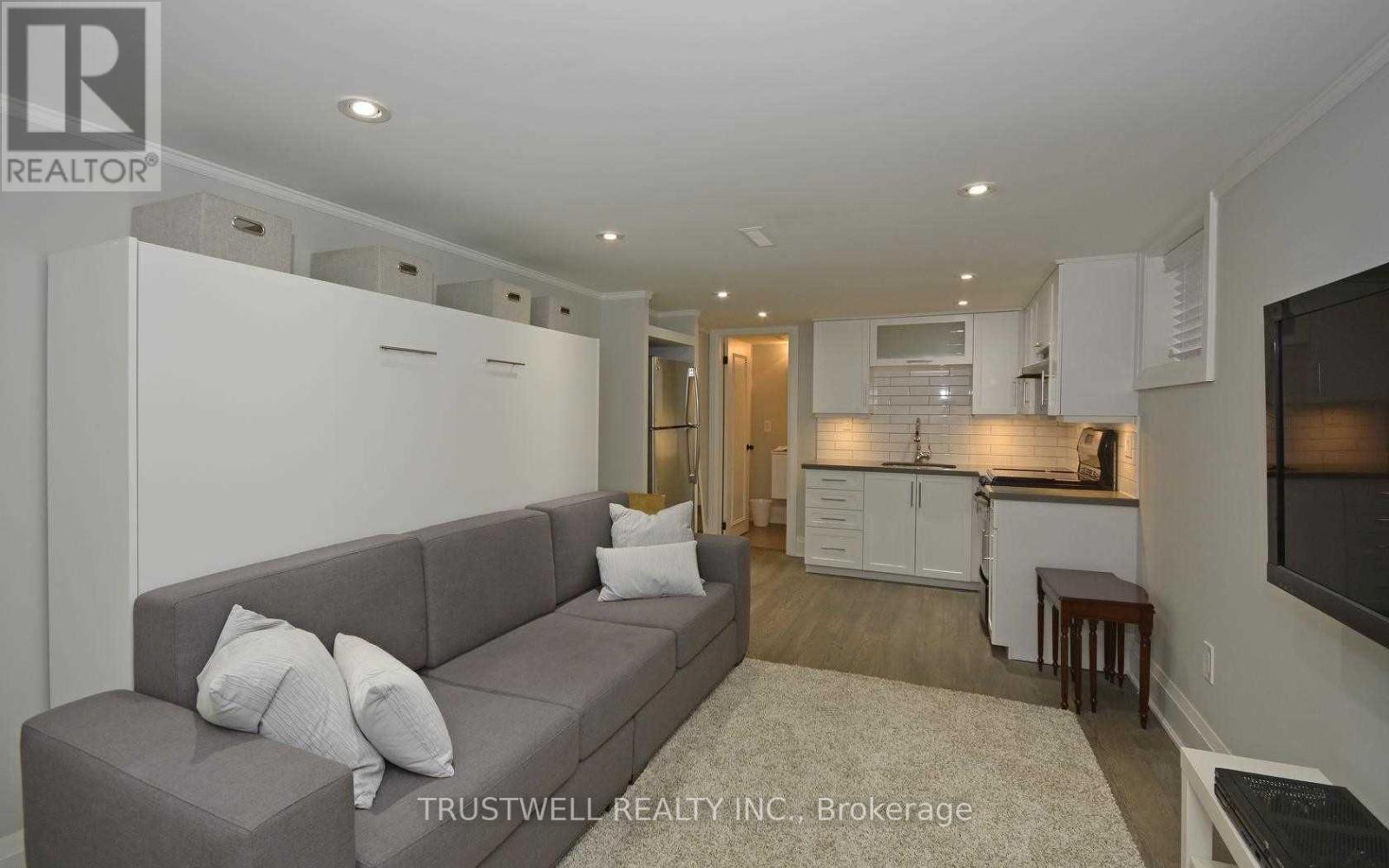 326 Rumsey Road, Toronto, Ontario  M4G 1R5 - Photo 15 - C12743100