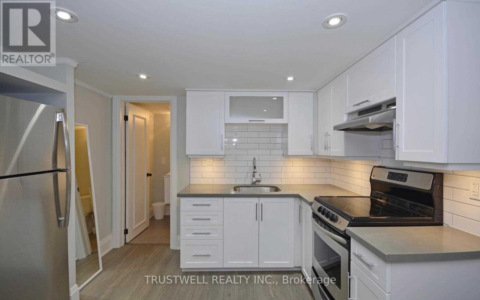 326 Rumsey Road, Toronto, Ontario  M4G 1R5 - Photo 16 - C12743100