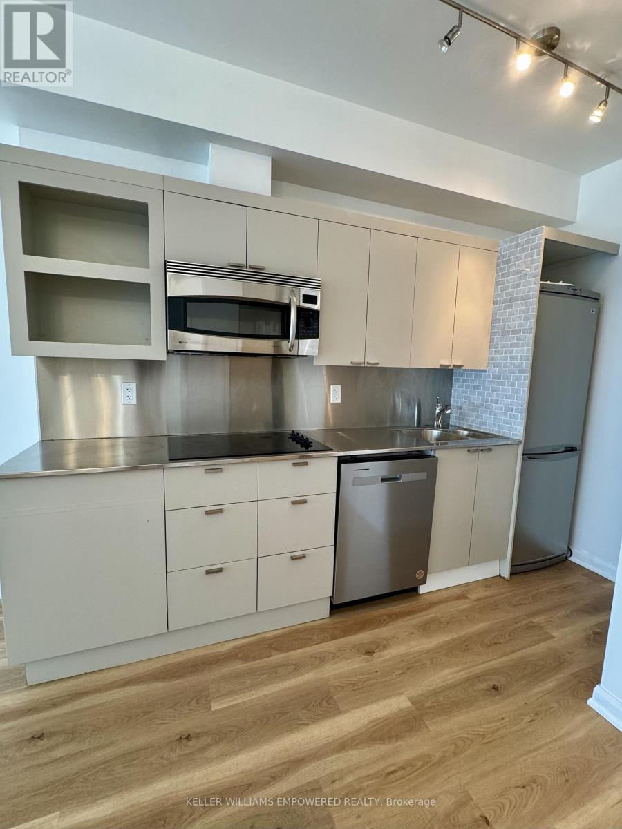 1708 - 111 Elizabeth Street, Toronto, Ontario  M5G 1P7 - Photo 11 - C12743102