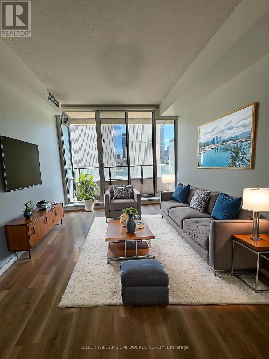 1708 - 111 Elizabeth Street, Toronto, Ontario  M5G 1P7 - Photo 2 - C12743102