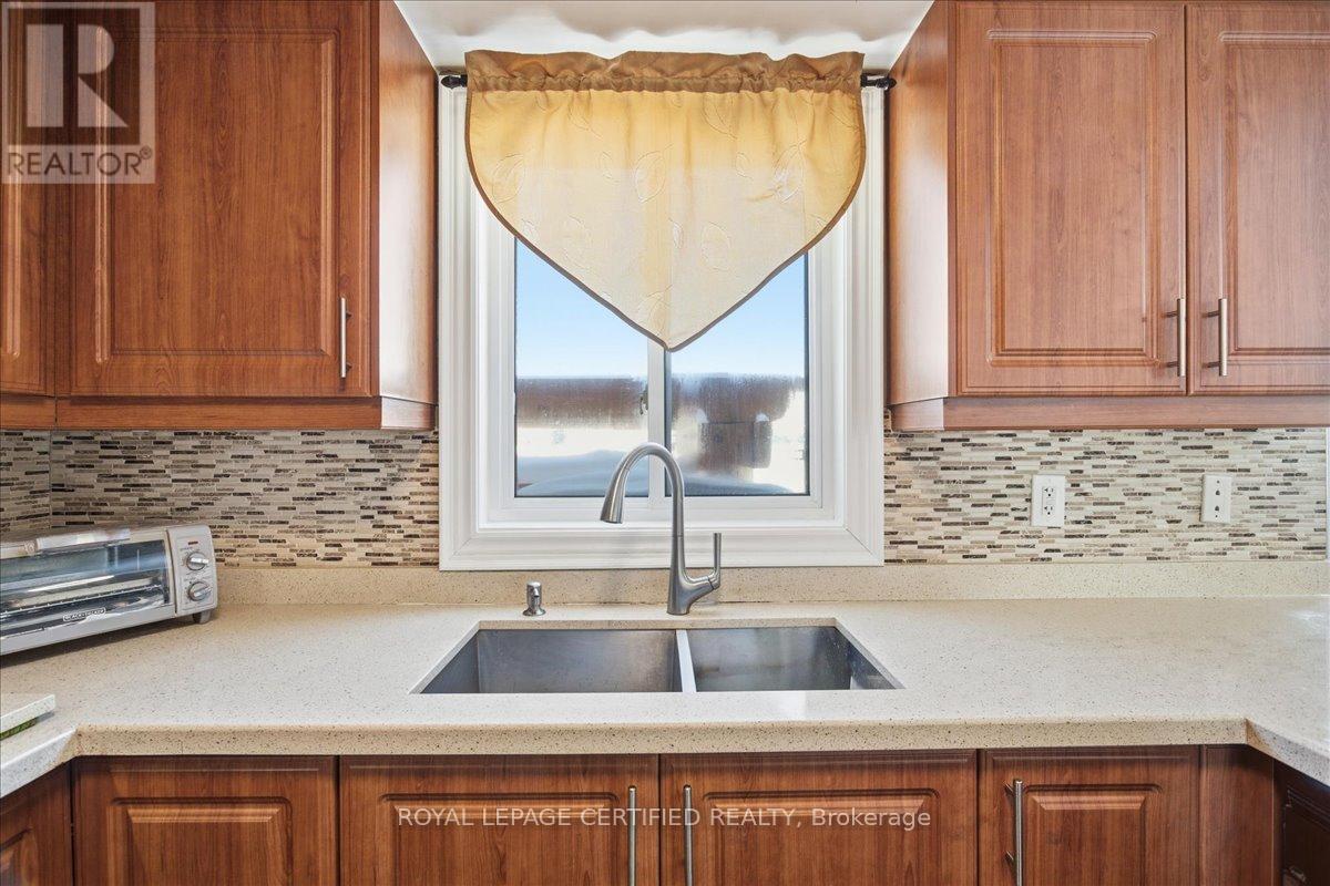 154 Country Lane, Barrie (Painswick South), Ontario  L4N 0N1 - Photo 16 - S12743012