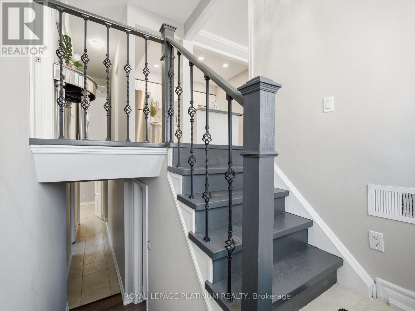 33 Campbell Drive, Brampton, Ontario  L6X 2H8 - Photo 22 - W12742516