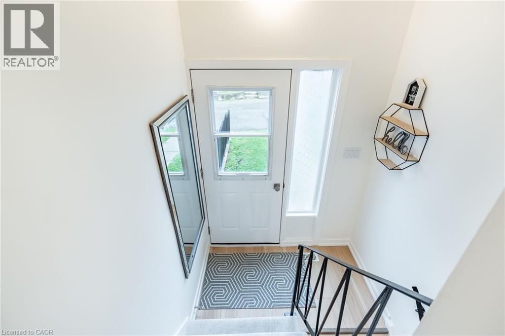 63 Woodman Drive N, Hamilton, Ontario  L8H 2M6 - Photo 2 - 40801959