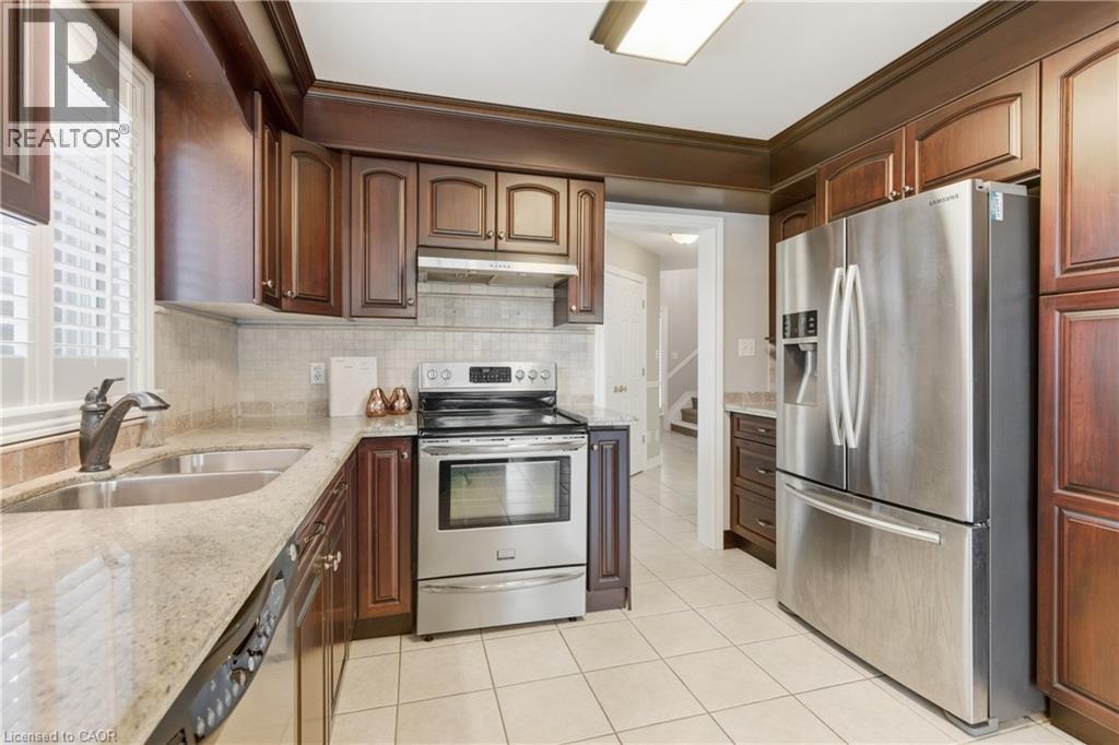 213 Dorchester Drive, Grimsby, Ontario  L3M 5K8 - Photo 8 - 40801837