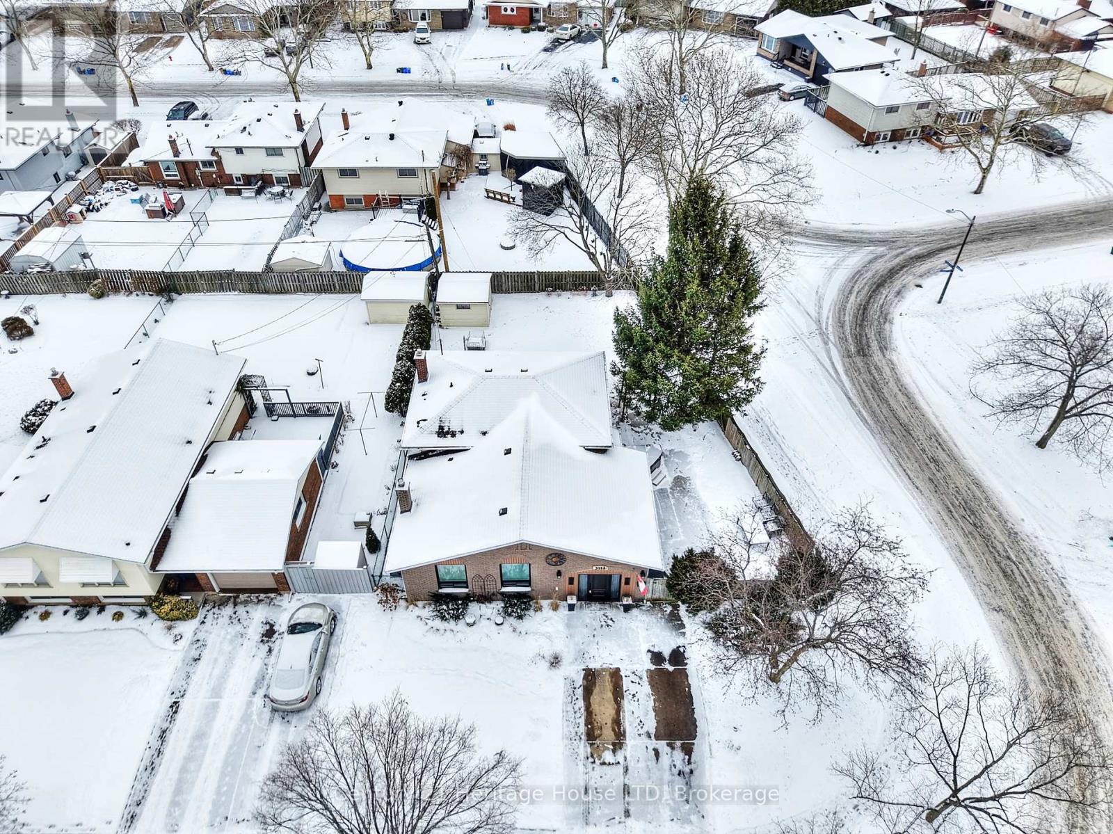 3112 Ussher Street, Niagara Falls, Ontario  L2G 6M2 - Photo 32 - X12666274