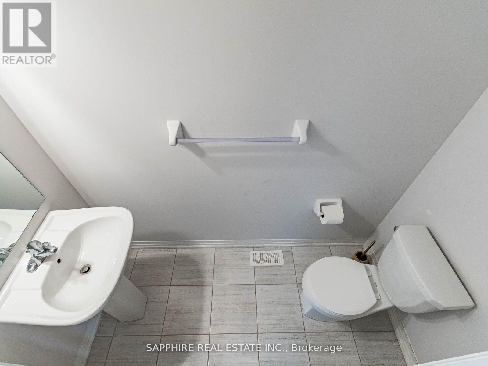 215 Provident Way, Hamilton, Ontario  L0R 1W0 - Photo 11 - X12740634