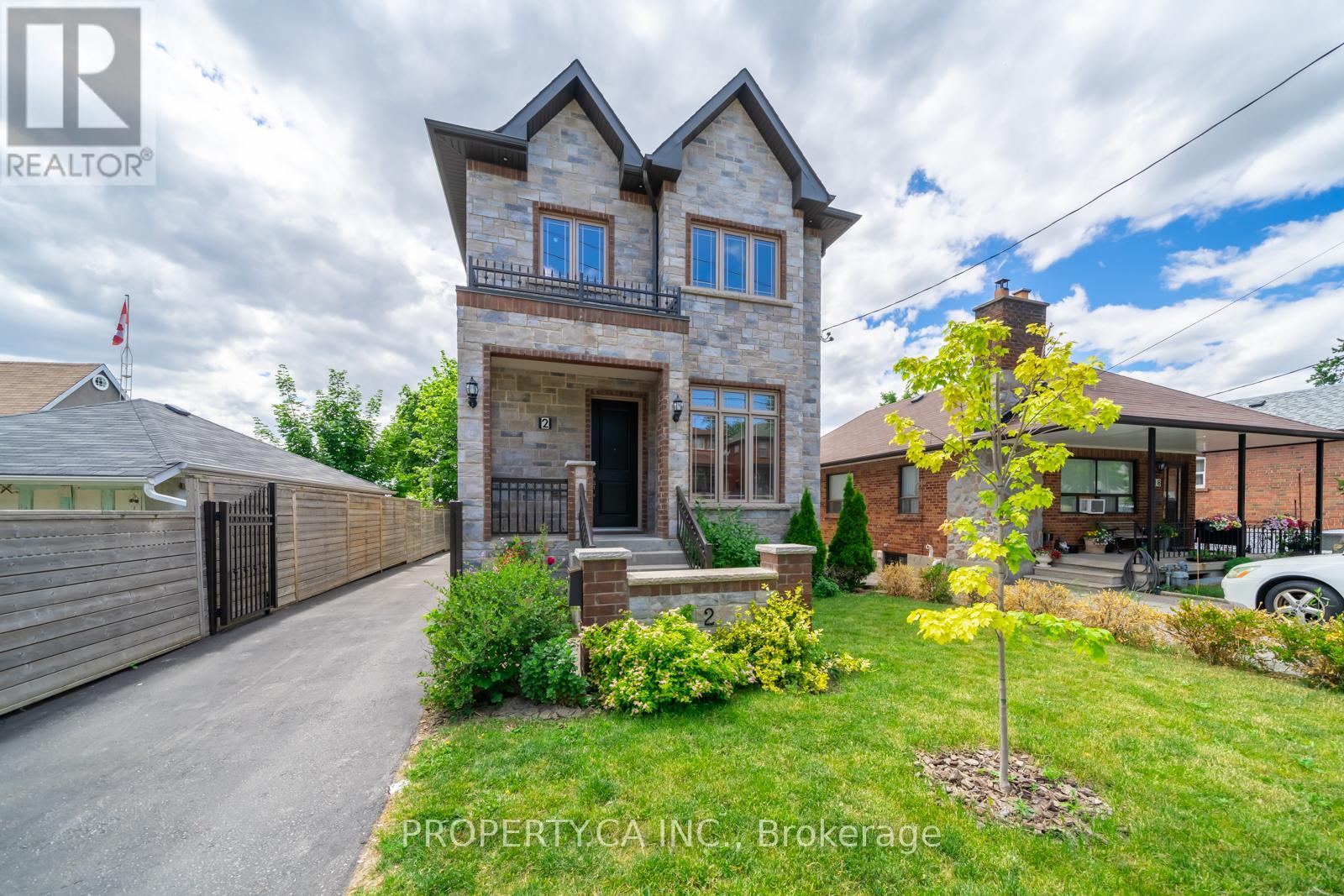 MAIN - 2 ALYWARD STREET, Toronto, Ontario