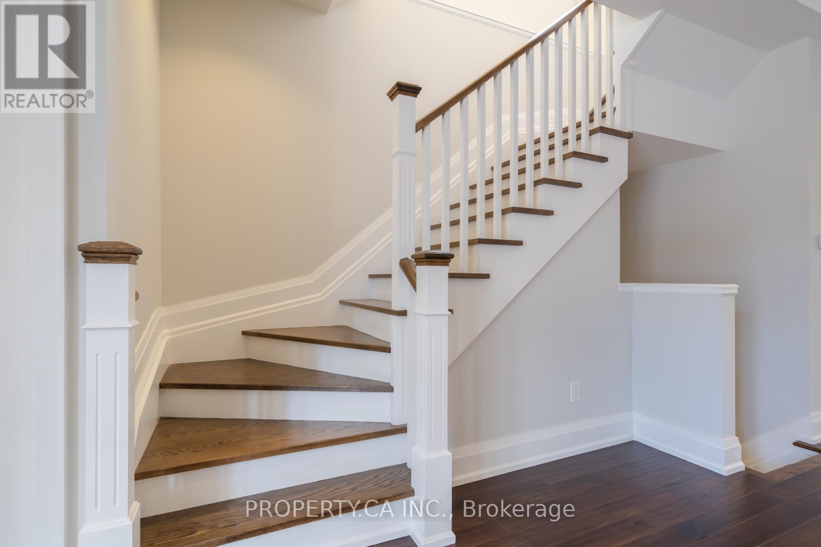 Main - 2 Alyward Street, Toronto, Ontario  M6M 3L2 - Photo 11 - W12742948