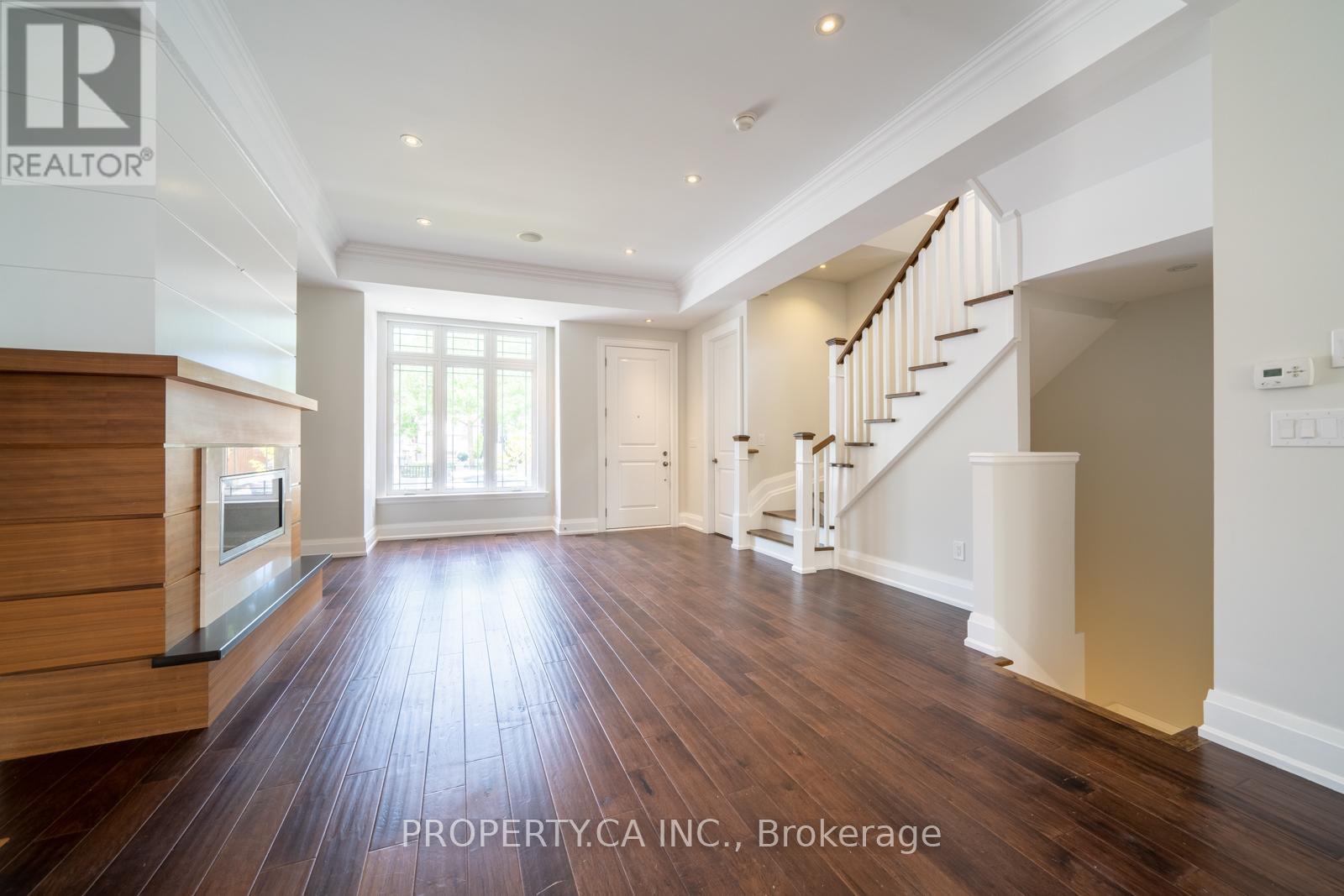 Main - 2 Alyward Street, Toronto, Ontario  M6M 3L2 - Photo 3 - W12742948