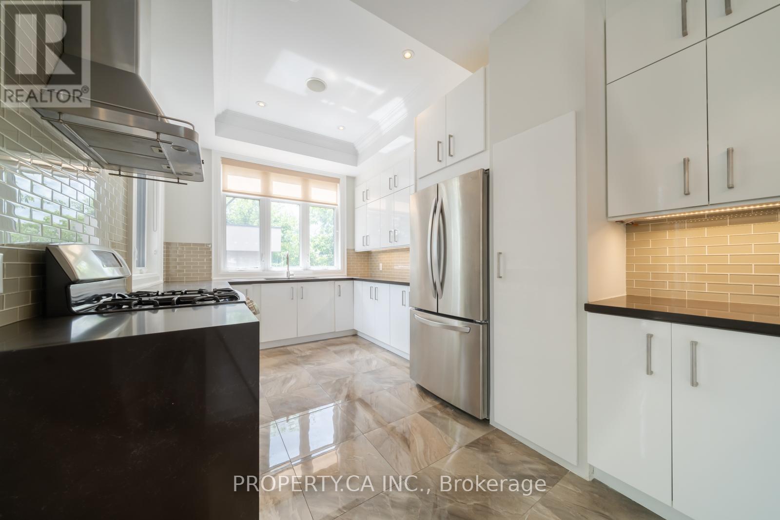 Main - 2 Alyward Street, Toronto, Ontario  M6M 3L2 - Photo 5 - W12742948