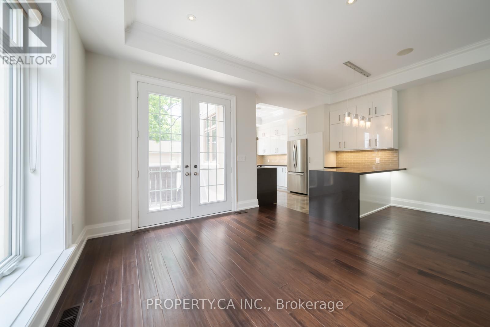 Main - 2 Alyward Street, Toronto, Ontario  M6M 3L2 - Photo 8 - W12742948