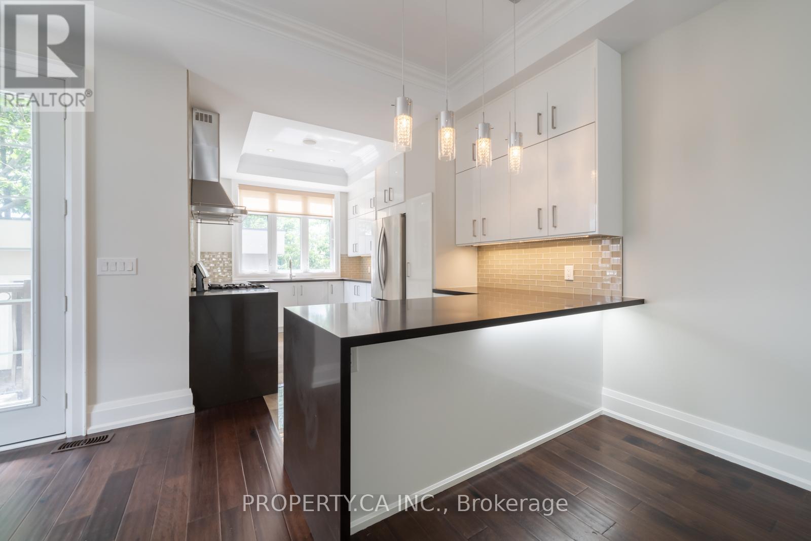 Main - 2 Alyward Street, Toronto, Ontario  M6M 3L2 - Photo 9 - W12742948