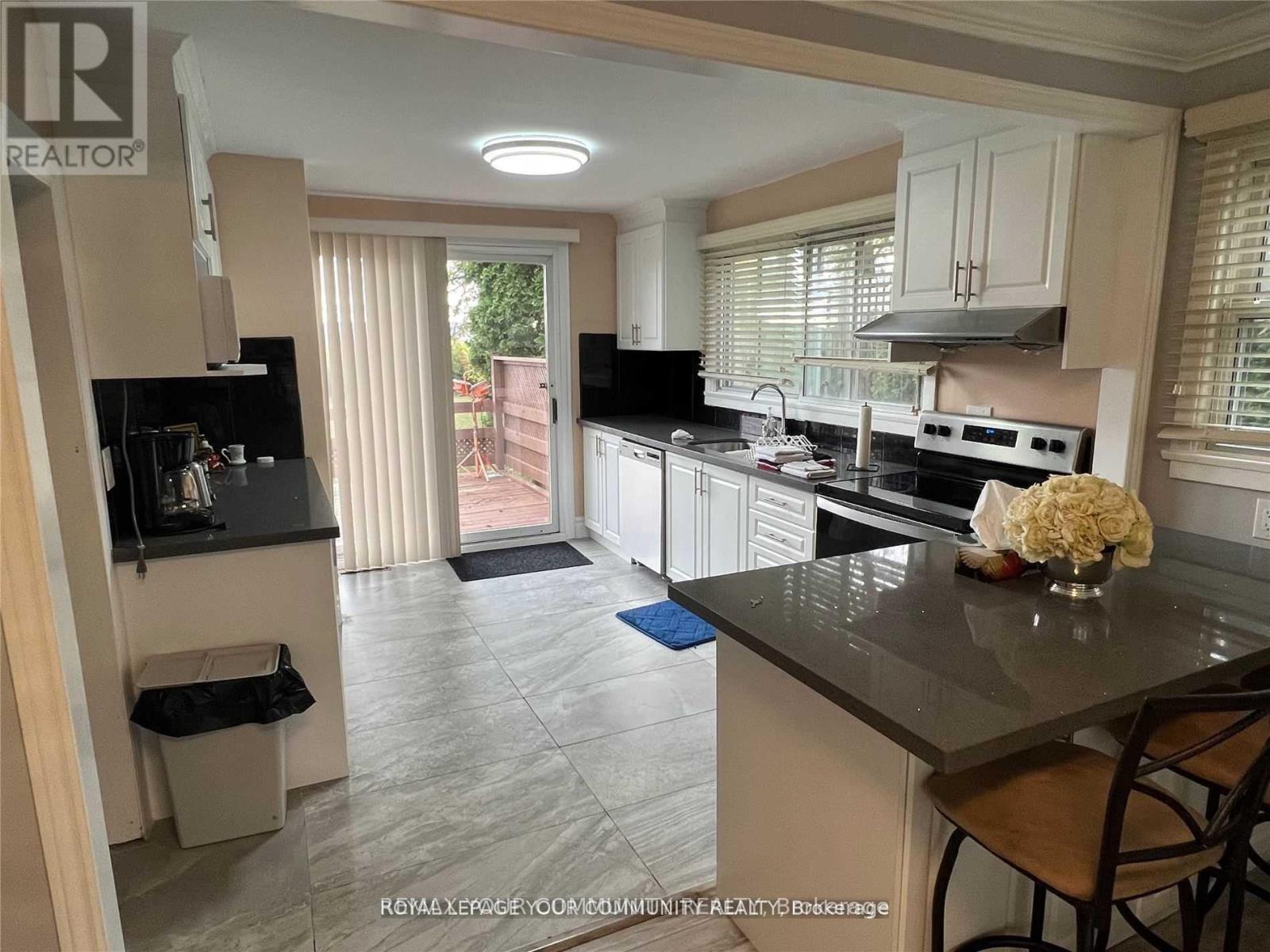 3296 Given Lane, Milton, Ontario  L9T 2X5 - Photo 3 - W12742992