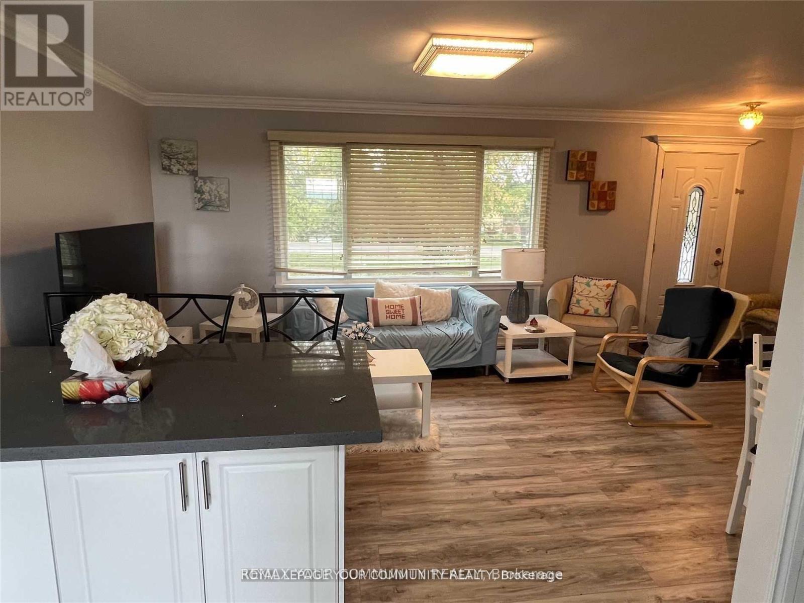 3296 Given Lane, Milton, Ontario  L9T 2X5 - Photo 4 - W12742992