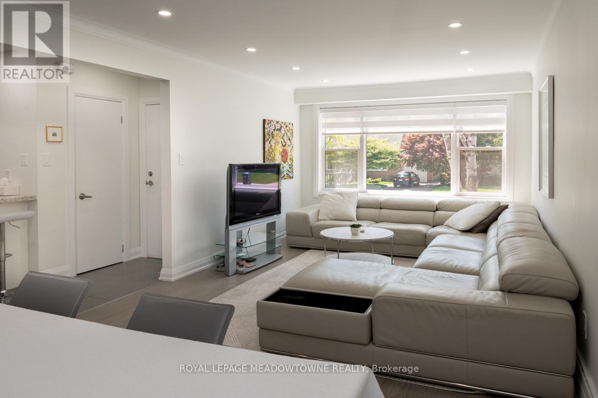 2 - 33 Broadview Avenue, Mississauga, Ontario  L5H 2S8 - Photo 5 - W12742994