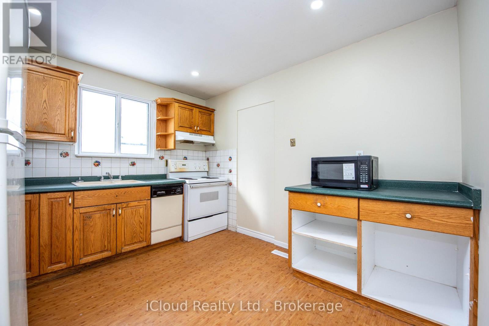 82 Griselda Crescent, Brampton, Ontario  L6S 1M3 - Photo 10 - W12743066