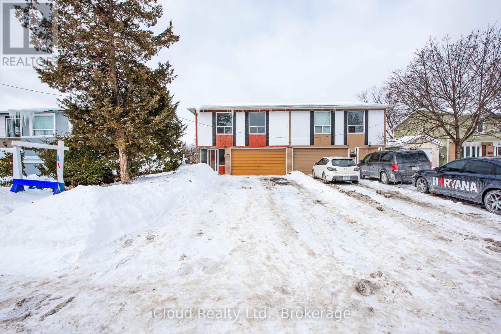 82 Griselda Crescent, Brampton, Ontario  L6S 1M3 - Photo 2 - W12743066