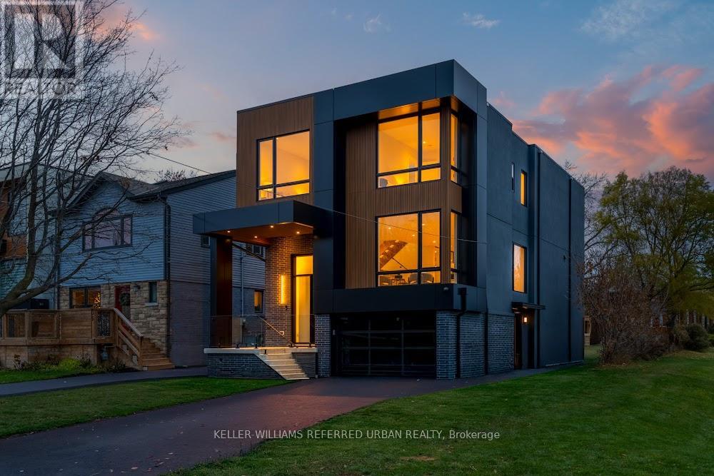 33 TWELFTH STREET, Toronto, Ontario